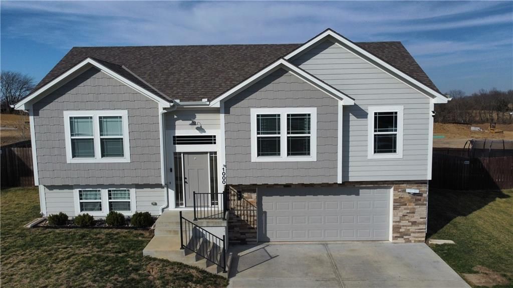 1000 NW 4th Street, Oak Grove, MO 64075