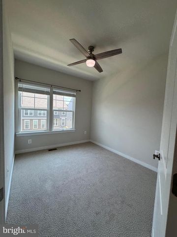 1768 HICKORY WOODS RD, Dumfries, VA 22026