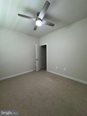 1768 HICKORY WOODS RD, Dumfries, VA 22026