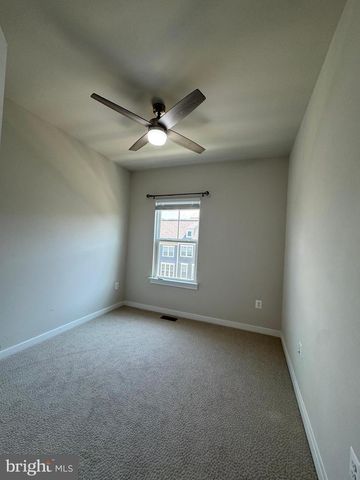 1768 HICKORY WOODS RD, Dumfries, VA 22026