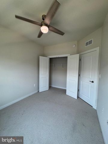 1768 HICKORY WOODS RD, Dumfries, VA 22026