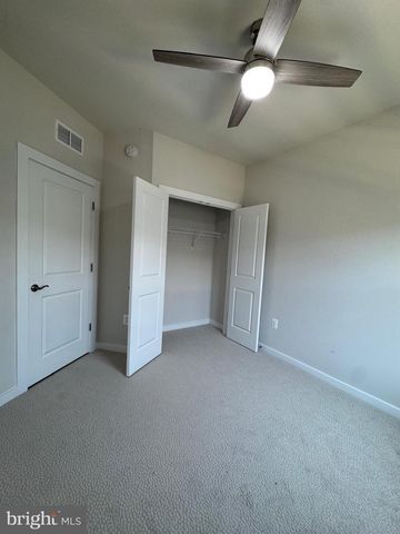 1768 HICKORY WOODS RD, Dumfries, VA 22026