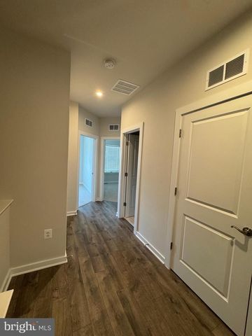 1768 HICKORY WOODS RD, Dumfries, VA 22026