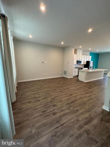 1768 HICKORY WOODS RD, Dumfries, VA 22026