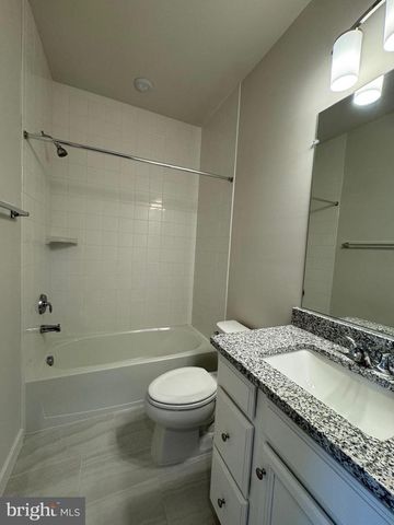 1768 HICKORY WOODS RD, Dumfries, VA 22026
