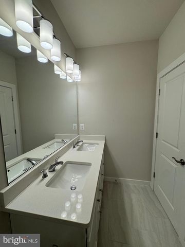 1768 HICKORY WOODS RD, Dumfries, VA 22026