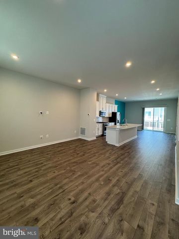 1768 HICKORY WOODS RD, Dumfries, VA 22026