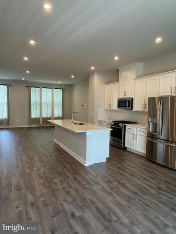 1768 HICKORY WOODS RD, Dumfries, VA 22026
