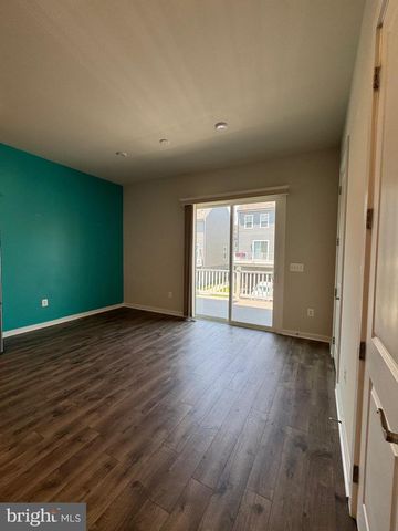 1768 HICKORY WOODS RD, Dumfries, VA 22026