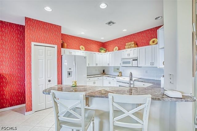 9270 Bayberry BEND 202, Fort Myers, FL 33908