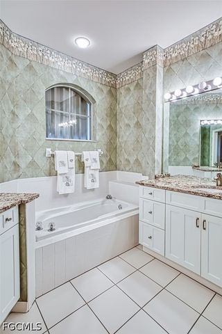 9270 Bayberry BEND 202, Fort Myers, FL 33908