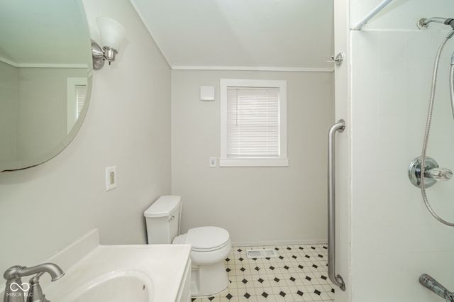 204 Cherry Street, Dunreith, IN 47362