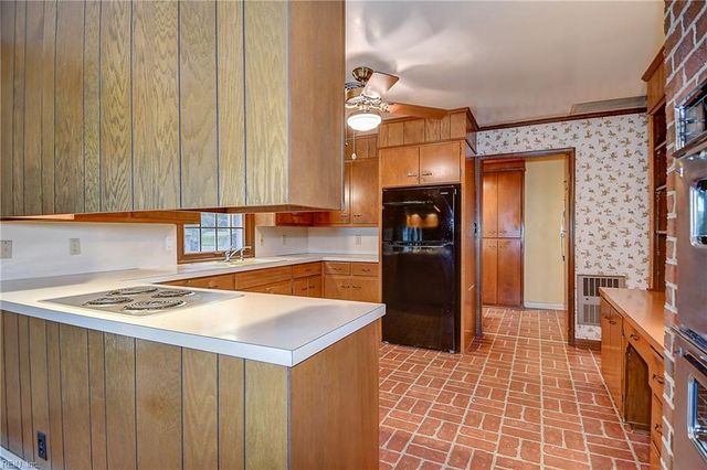 2700 W Neck RD, Virginia Beach, VA 23456