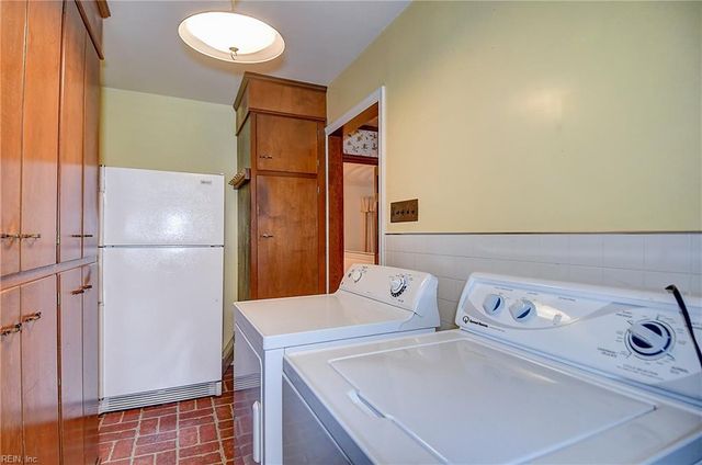 2700 W Neck RD, Virginia Beach, VA 23456