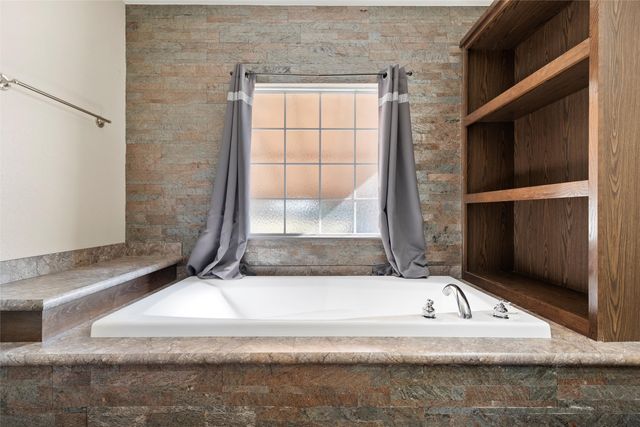 1605 Cloverleaf Road, Bellmead, TX 76705