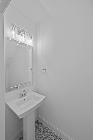 307 Athenia, Fort Worth, TX 76114