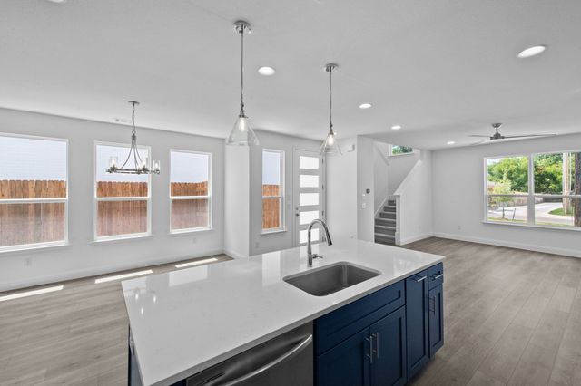 307 Athenia, Fort Worth, TX 76114