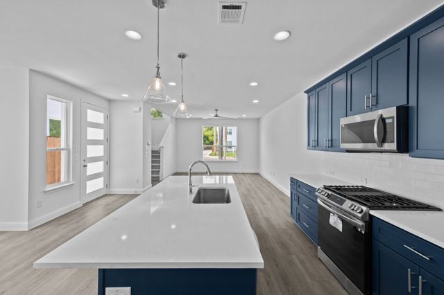 307 Athenia, Fort Worth, TX 76114