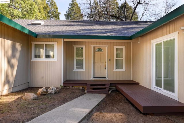 22749 Confidence Rd, Twain Harte, CA 95383