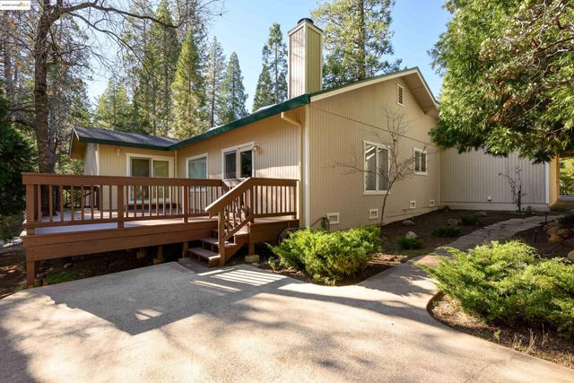 22749 Confidence Rd, Twain Harte, CA 95383