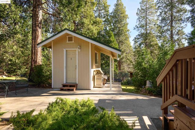 22749 Confidence Rd, Twain Harte, CA 95383