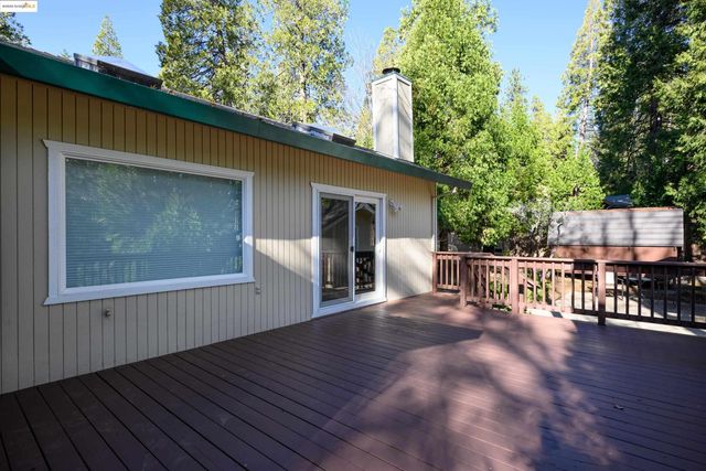 22749 Confidence Rd, Twain Harte, CA 95383