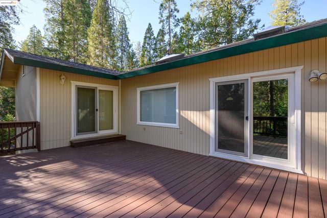 22749 Confidence Rd, Twain Harte, CA 95383