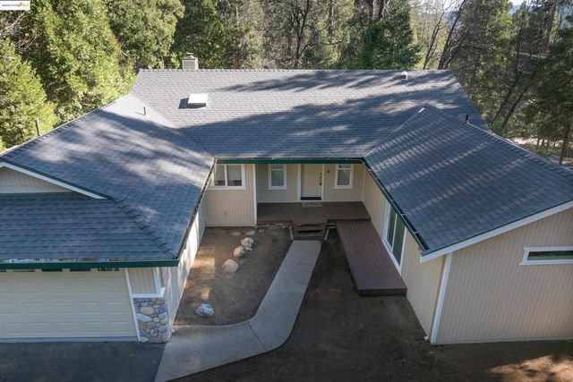 22749 Confidence Rd, Twain Harte, CA 95383