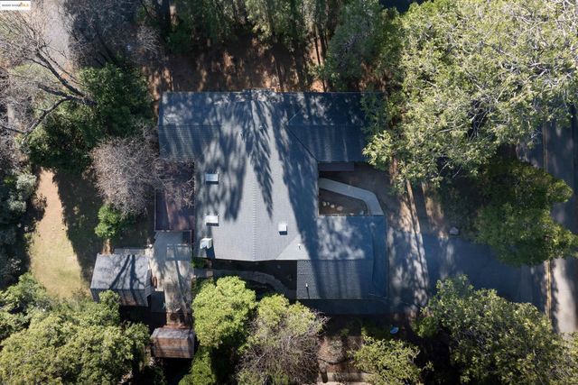 22749 Confidence Rd, Twain Harte, CA 95383