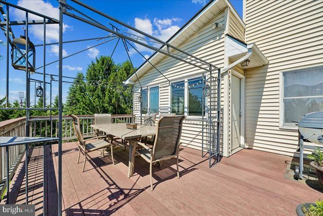 6648 WIND RIDGE RD, Mount Airy, MD 21771