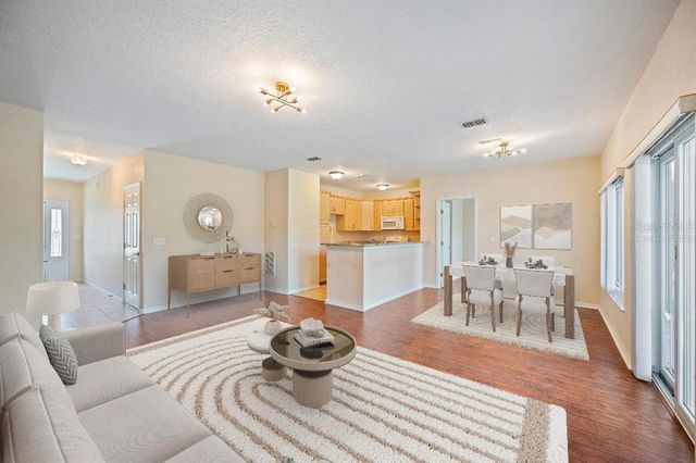 2015 HATTERAS POINT, Lakeland, FL 33813