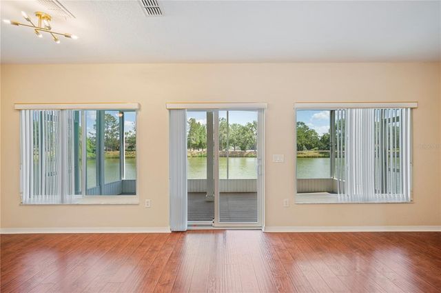 2015 HATTERAS POINT, Lakeland, FL 33813