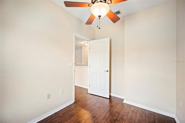 2015 HATTERAS POINT, Lakeland, FL 33813