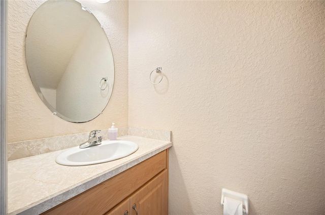 2015 HATTERAS POINT, Lakeland, FL 33813