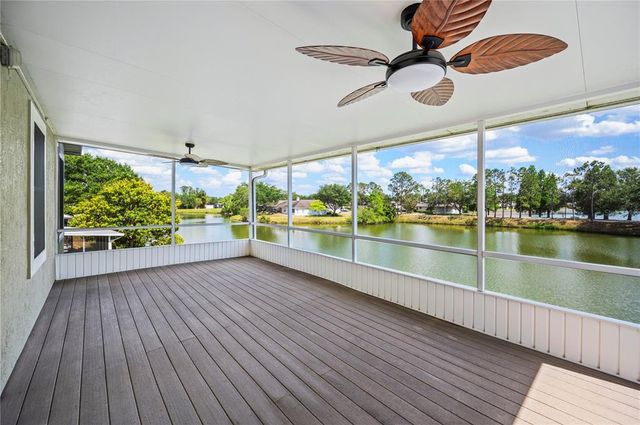 2015 HATTERAS POINT, Lakeland, FL 33813