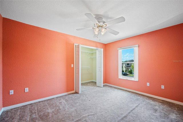 2015 HATTERAS POINT, Lakeland, FL 33813