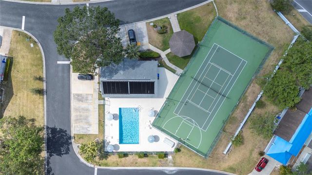 2015 HATTERAS POINT, Lakeland, FL 33813