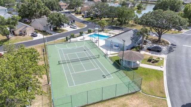 2015 HATTERAS POINT, Lakeland, FL 33813