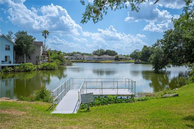 2015 HATTERAS POINT, Lakeland, FL 33813