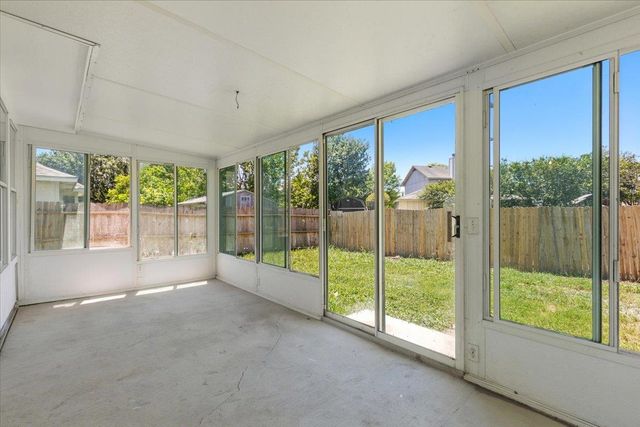 824 Brandi CIR, Kyle, TX 78640
