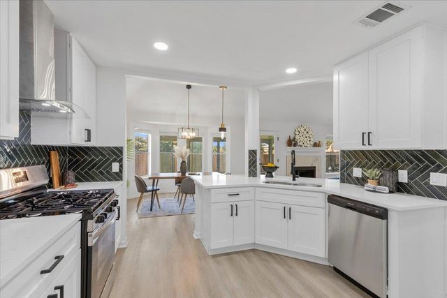 824 Brandi CIR, Kyle, TX 78640