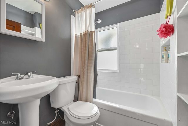 2025 W 45th Street, Cleveland, OH 44102