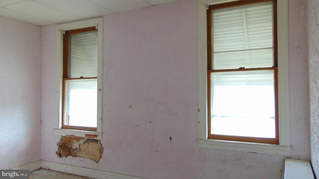 Image 6 of property listing at 1613 LOCUST ST, Baltimore City, MD 21226