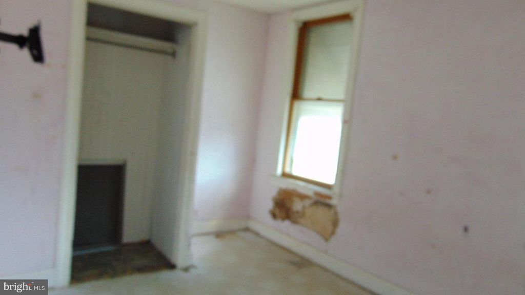 Image 7 of property listing at 1613 LOCUST ST, Baltimore City, MD 21226