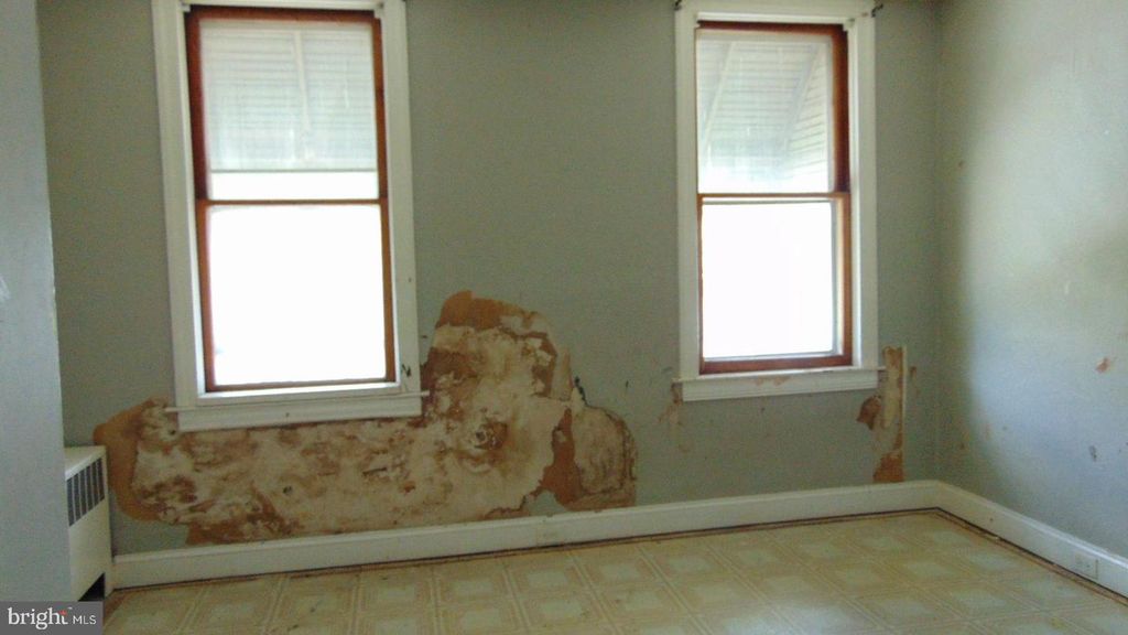 Image 9 of property listing at 1613 LOCUST ST, Baltimore City, MD 21226