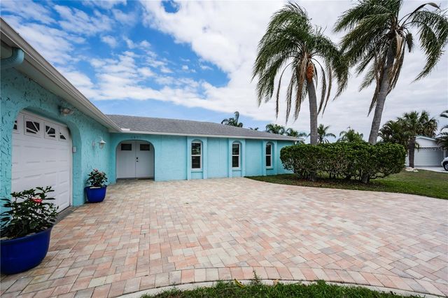 4909 SHOREVIEW COURT, Port Richey, FL 34668