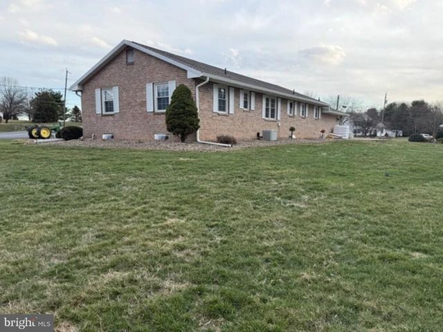 420 HEISERS LANE, Carlisle, PA 17015