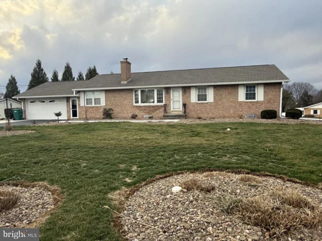 420 HEISERS LANE, Carlisle, PA 17015