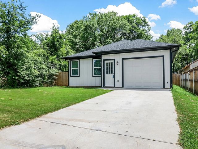 1104 W Elm Street, Denison, TX 75020