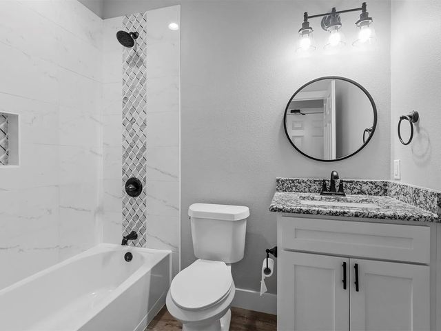 1104 W Elm Street, Denison, TX 75020